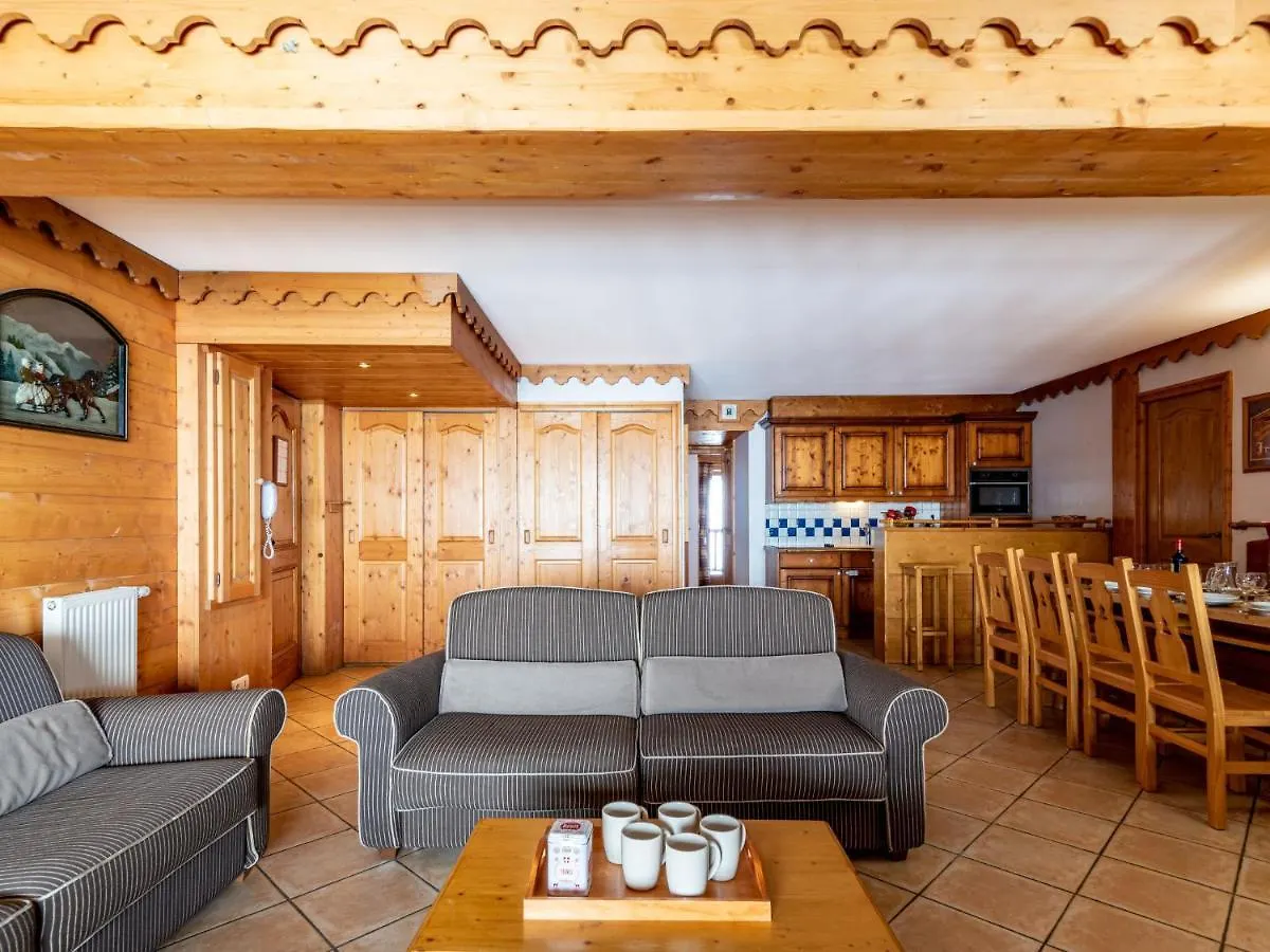 Apartment Ecrin Des Neiges - Val Claret-3 By Interhome Tignes